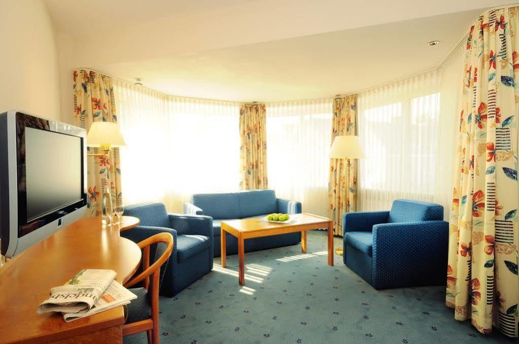 Hotel Frisia Leer Extérieur photo